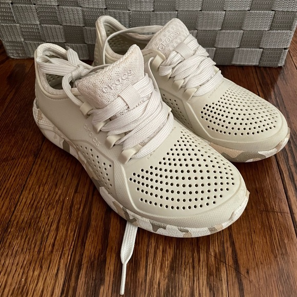 Crocs Women's Literide 360 Pacer Sneaker - Picture 1 of 3